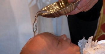 https://arquimedia.s3.amazonaws.com/50/imagenes/bautismo-a-bebesjpg.jpg