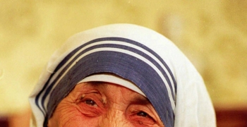 https://arquimedia.s3.amazonaws.com/63/personajes/madre-teresa-calcutajpg.jpg